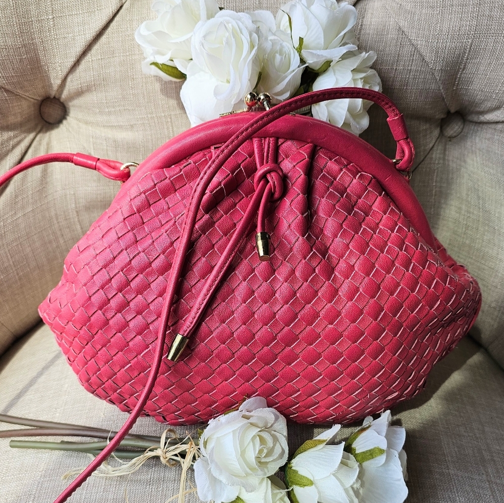Vintage Lindsey Blake Woven Leather Kisslock Crossbody Shoulder Bag (Pink)